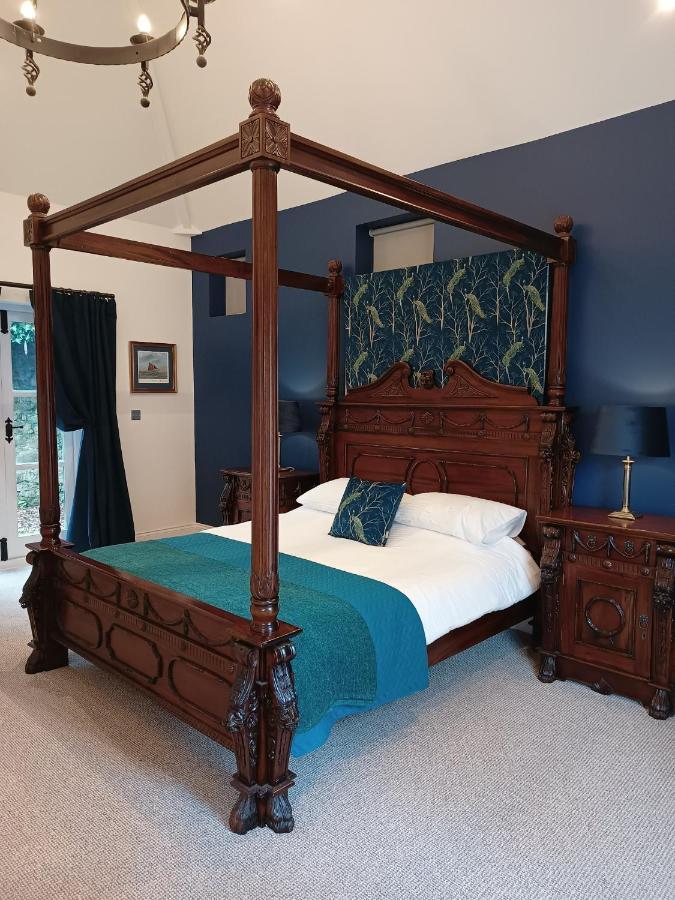 The West Wing At Eriviat Hall Hot Tub Henllan  Extérieur photo