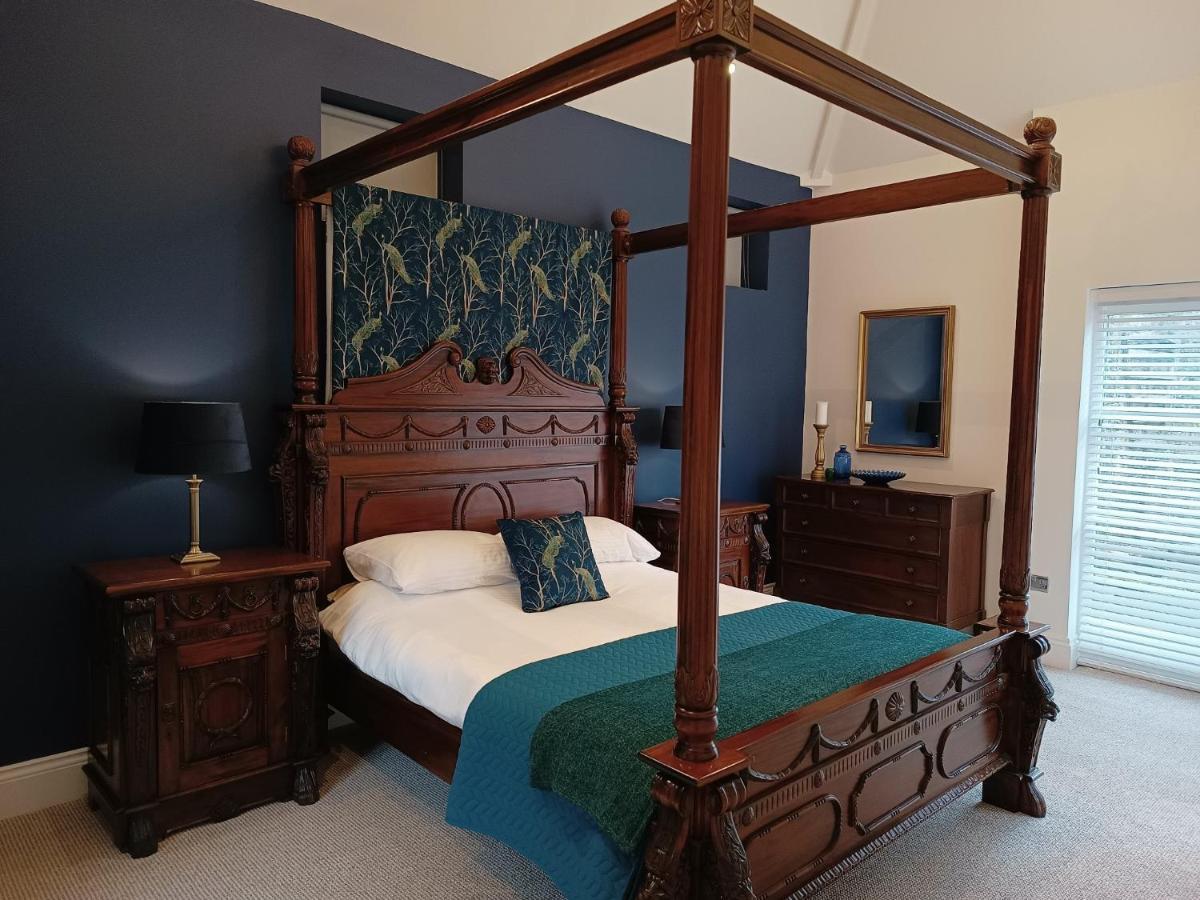 The West Wing At Eriviat Hall Hot Tub Henllan  Extérieur photo