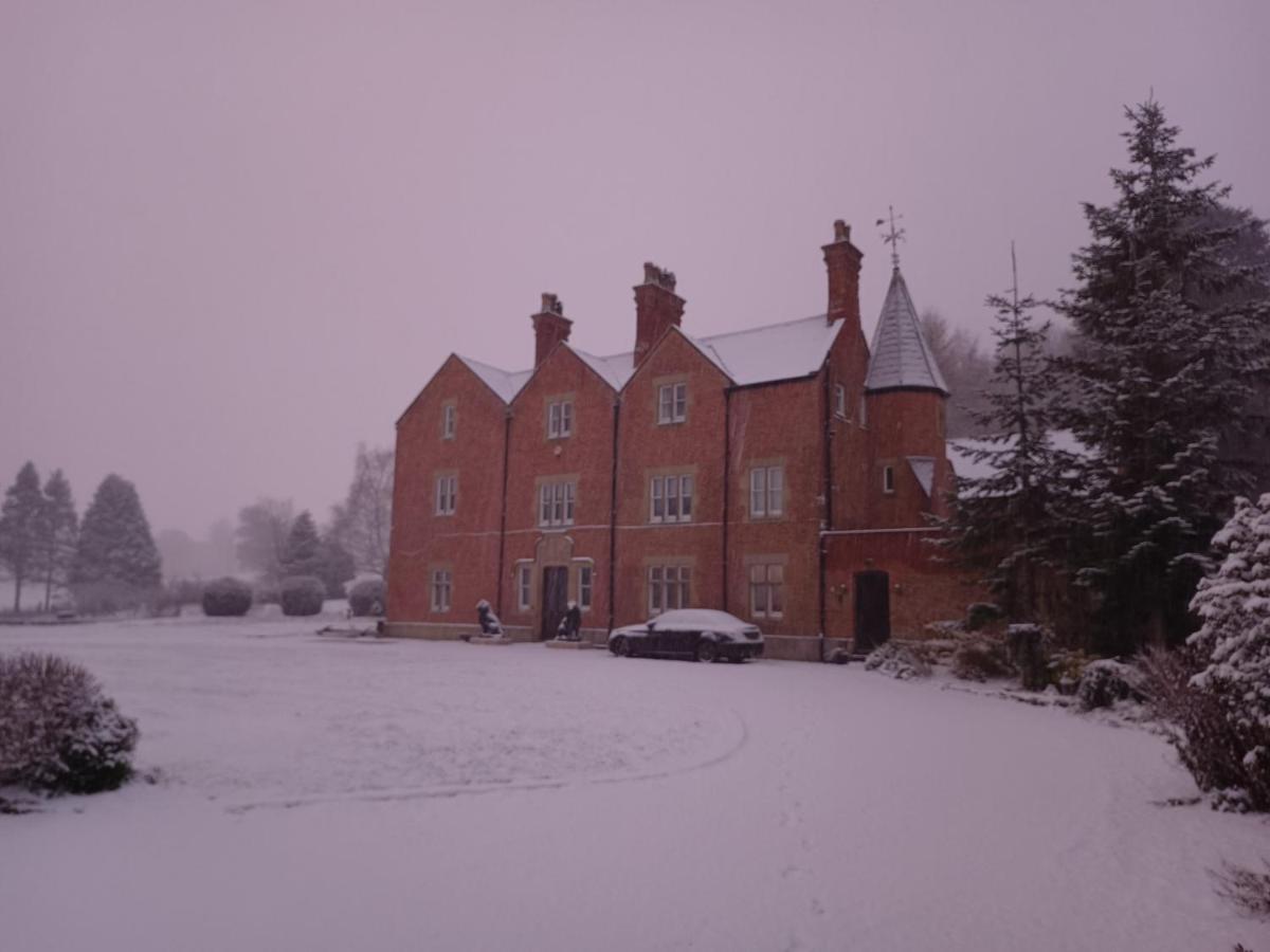 The West Wing At Eriviat Hall Hot Tub Henllan  Extérieur photo